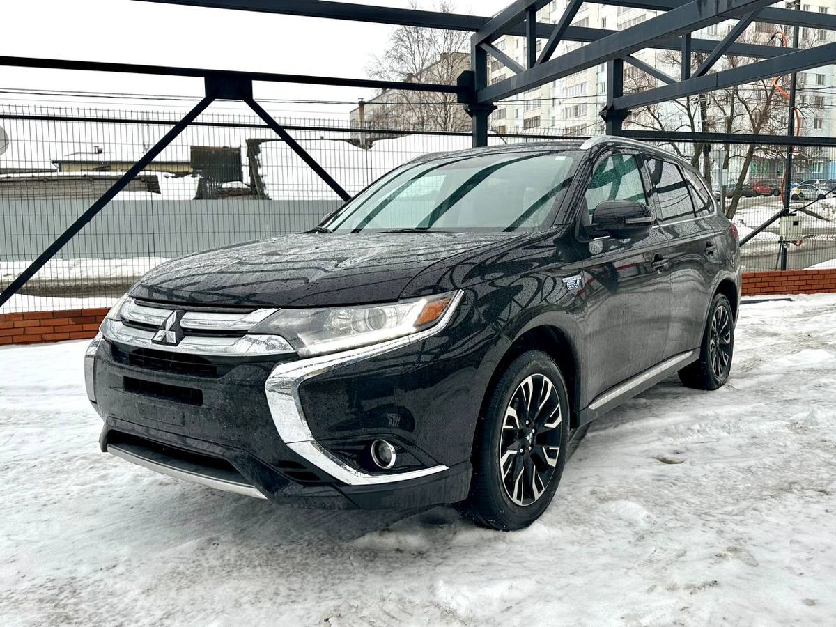 Mitsubishi Outlander PHEV 2.0hyb AT (121 л.с.) 4WD, 2017, 100500 км