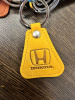 Брелок АвтоШТАБ желтый треугольник Honda (арт. 00001)