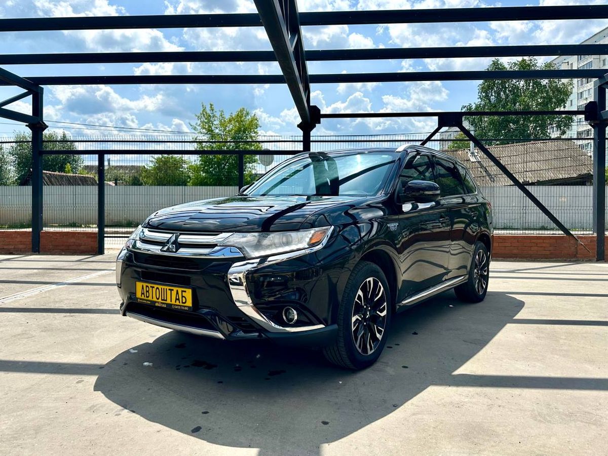 Mitsubishi Outlander PHEV 2.0hyb AT (121 л.с.) 4WD, 2017, 100500 км